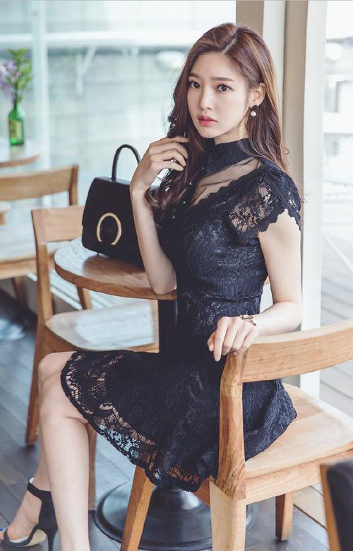 刑警娇妻穿着乳环被调教