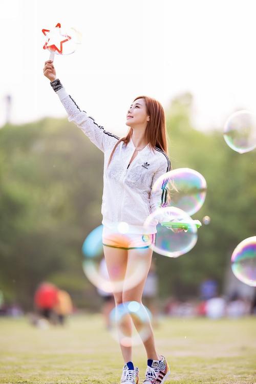 国产ts思涵电梯搭讪老外